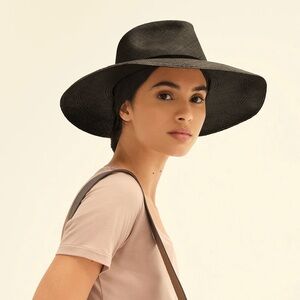 CUYANA Wide Brim Ecuador Hat, size 57. NWOT.